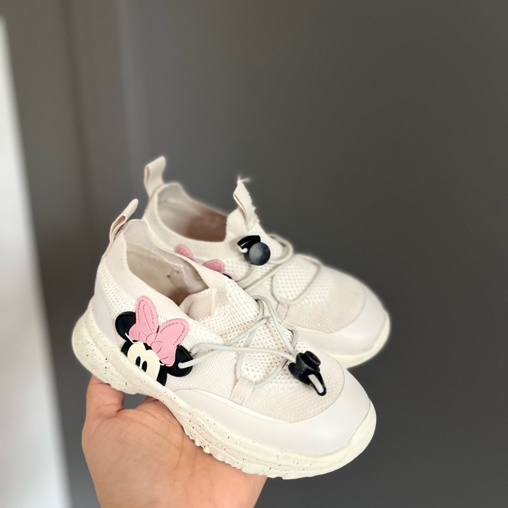 ZARA Disney Kids Minnie Mouse Sneakers - Pink and White Size 25 Euro
